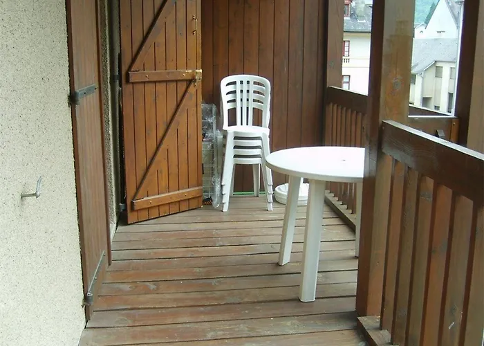 Luchon T2 Centre Avec Balcon Sud Et Parking - Animaux Admis - Fr-1-313-194 *